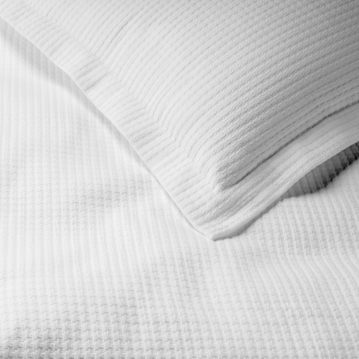 Hatteras Matelassé Coverlet