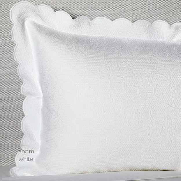 Alice Matelassé Coverlet