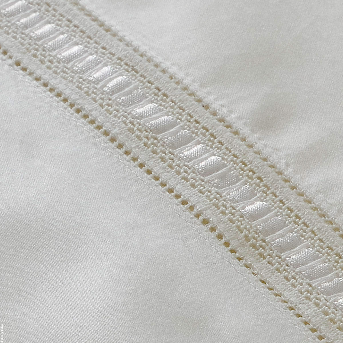 Diamante Sateen  Diamante Sateen