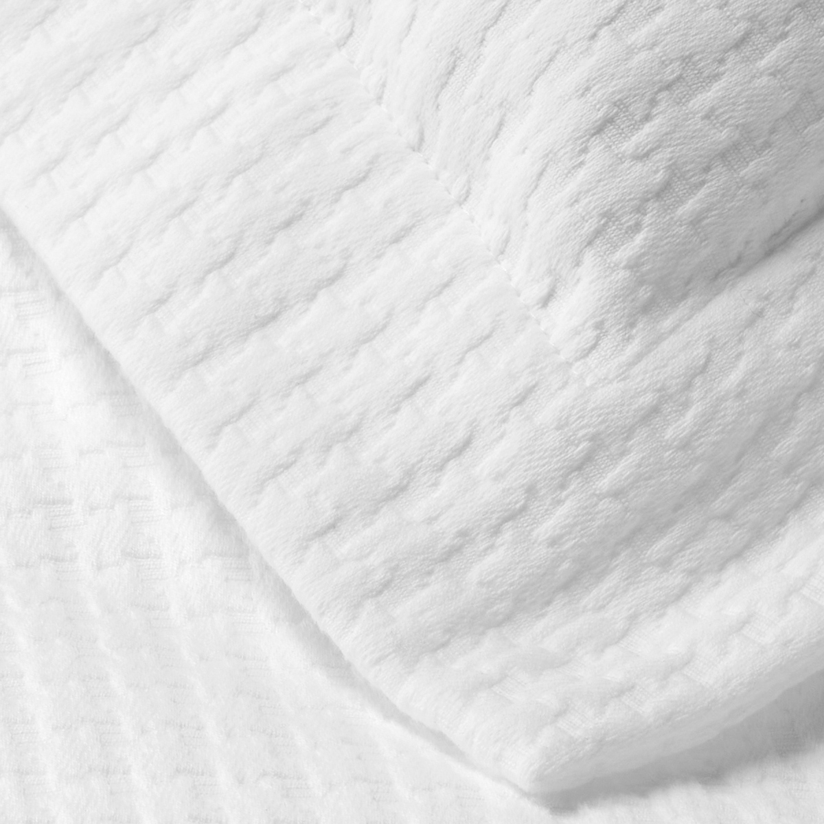 Hatteras Matelassé Coverlet