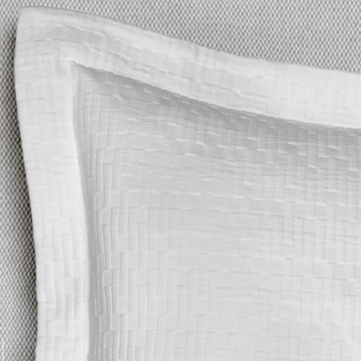 Lecce Matelassé Coverlet