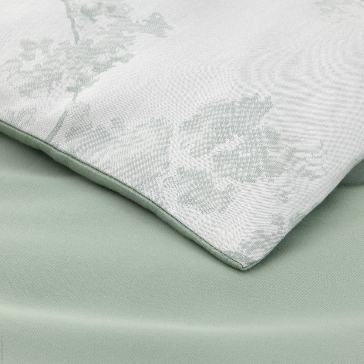 Muses Sateen