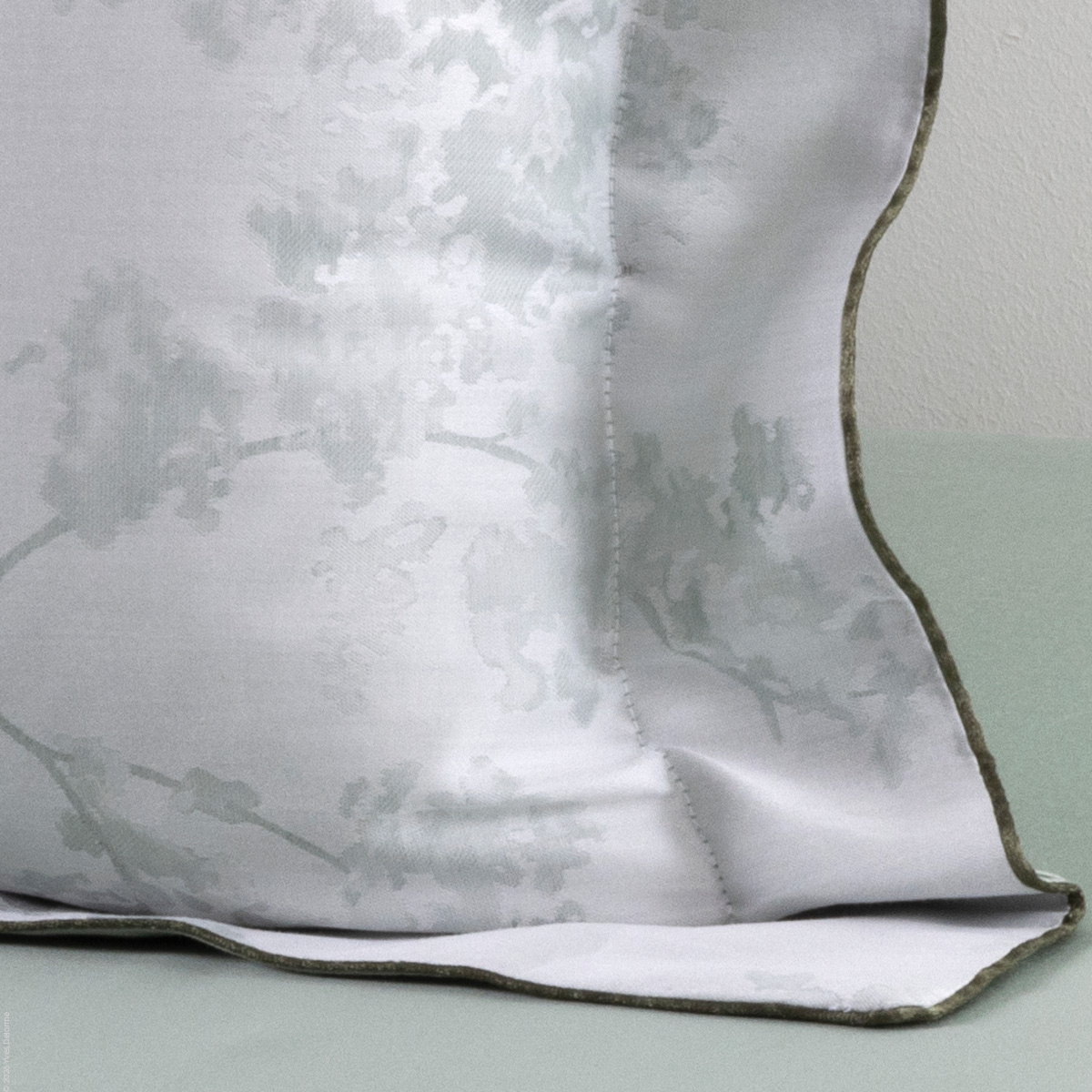 Muses Sateen
