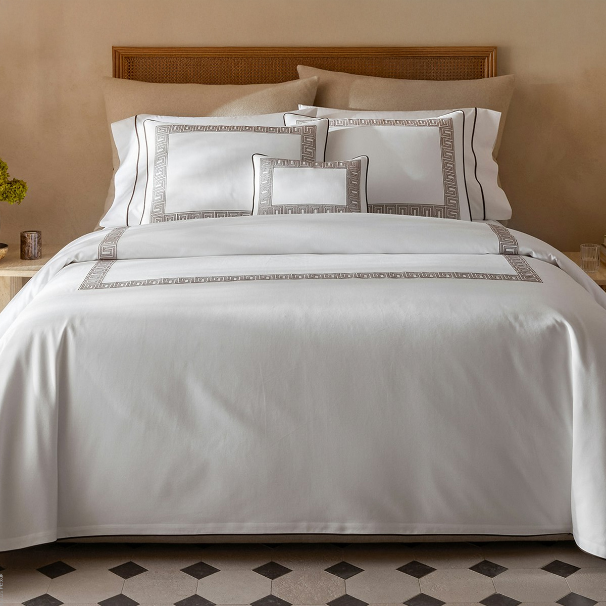 Ophelia Piqué Coverlet