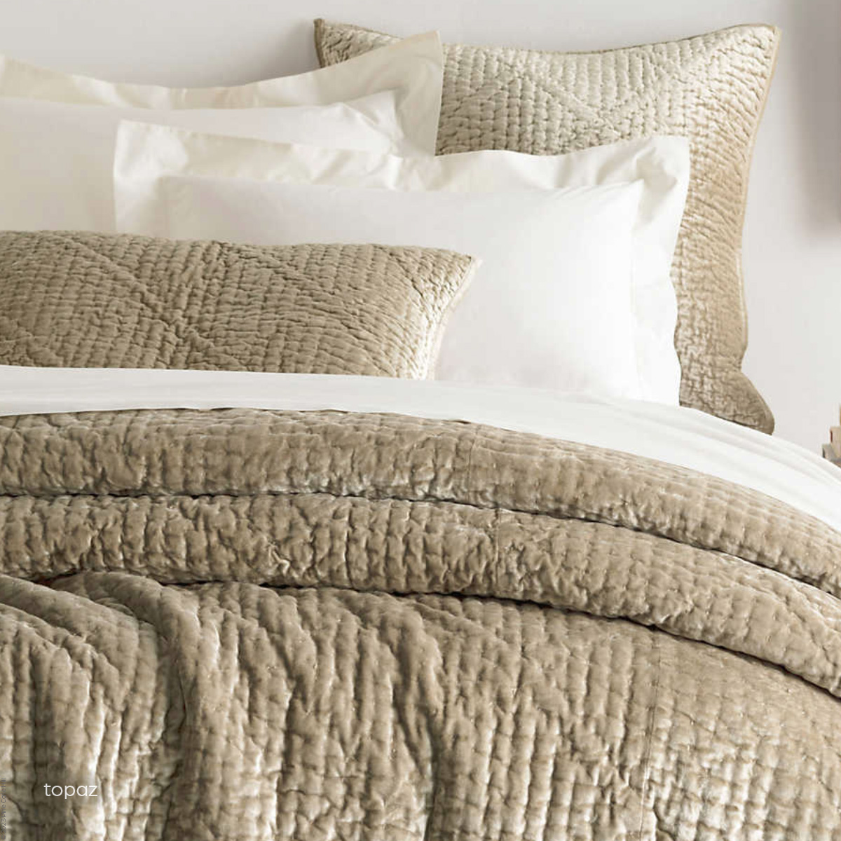 Parisienne Velvet Coverlet Parisienne Velvet Coverlet