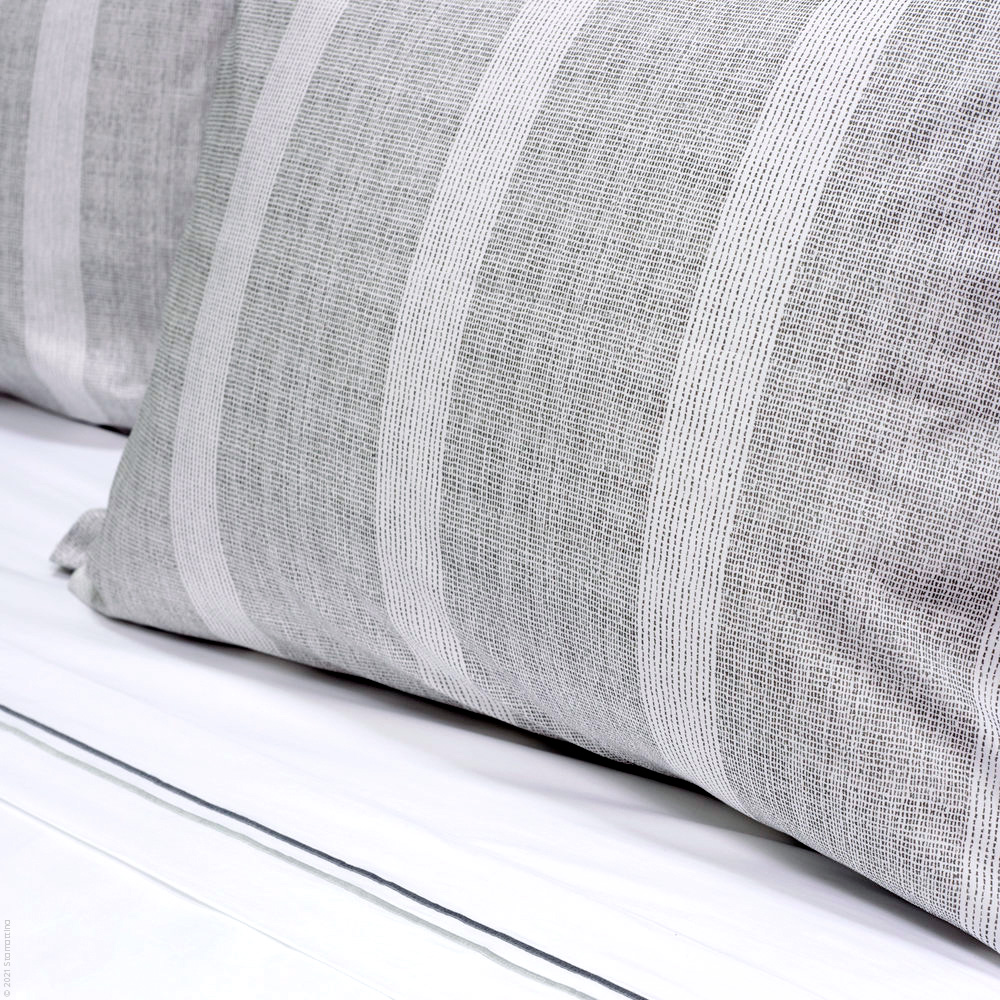 THEO textural stripe